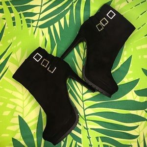 Forever 21 | Black booties w/ 3 silver buckles